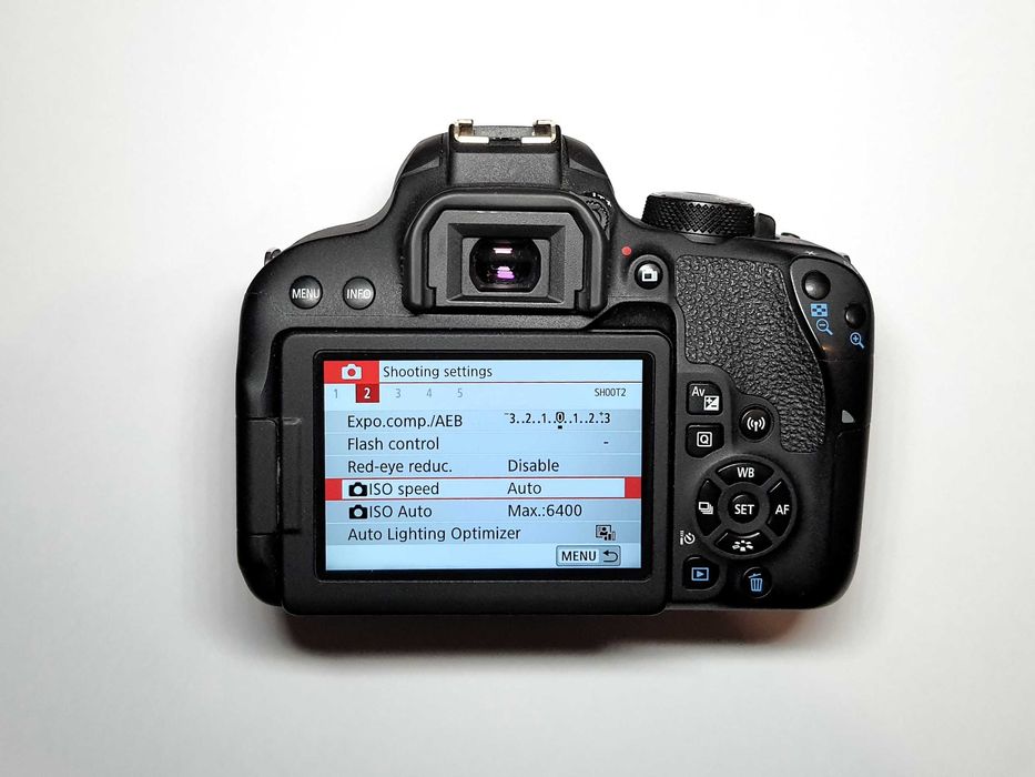 aparat foto Canon DSLR 800D - 17.900 cadre