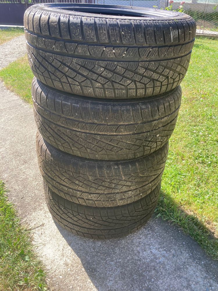 Cauciucuri 235/45/17 iarna Pirelli