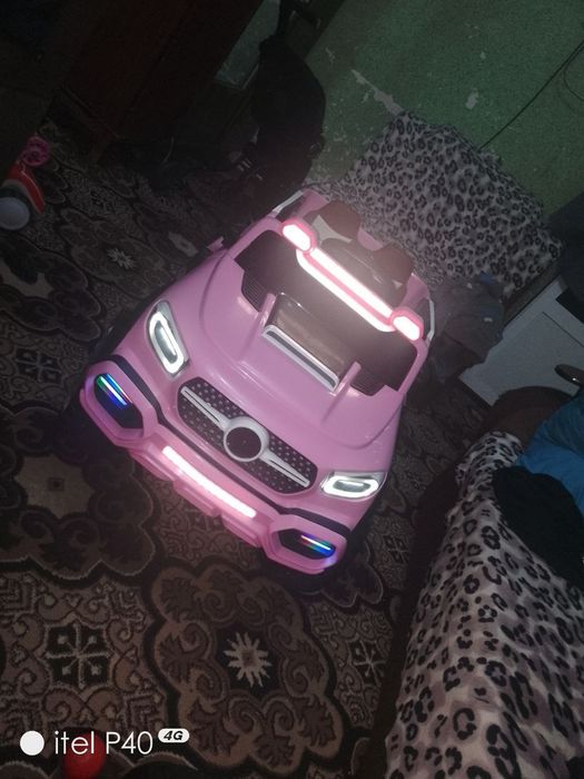 Детская электро машина в отличном состоянии