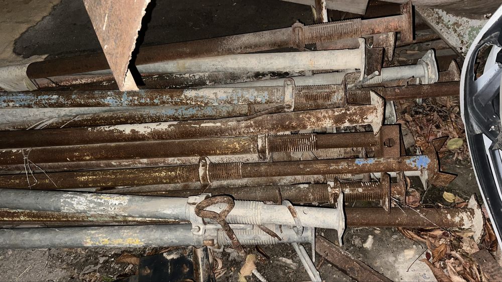 Домкрат стройтельный