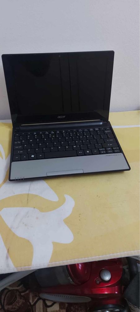 Mackbook Acer 2GB