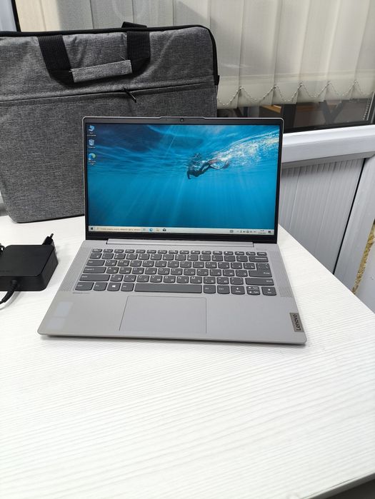 Ноутбук Lenovo Core i3-10th ОЗУ 8gb SSD 512gb лёгкий тонкий