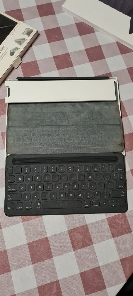 Продавам 2бр. iPad Pro 10.5" Wi-Fi + Cellural 256Gb и 64Gb