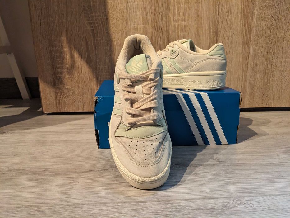 Adidas Rivalry 37 1/3