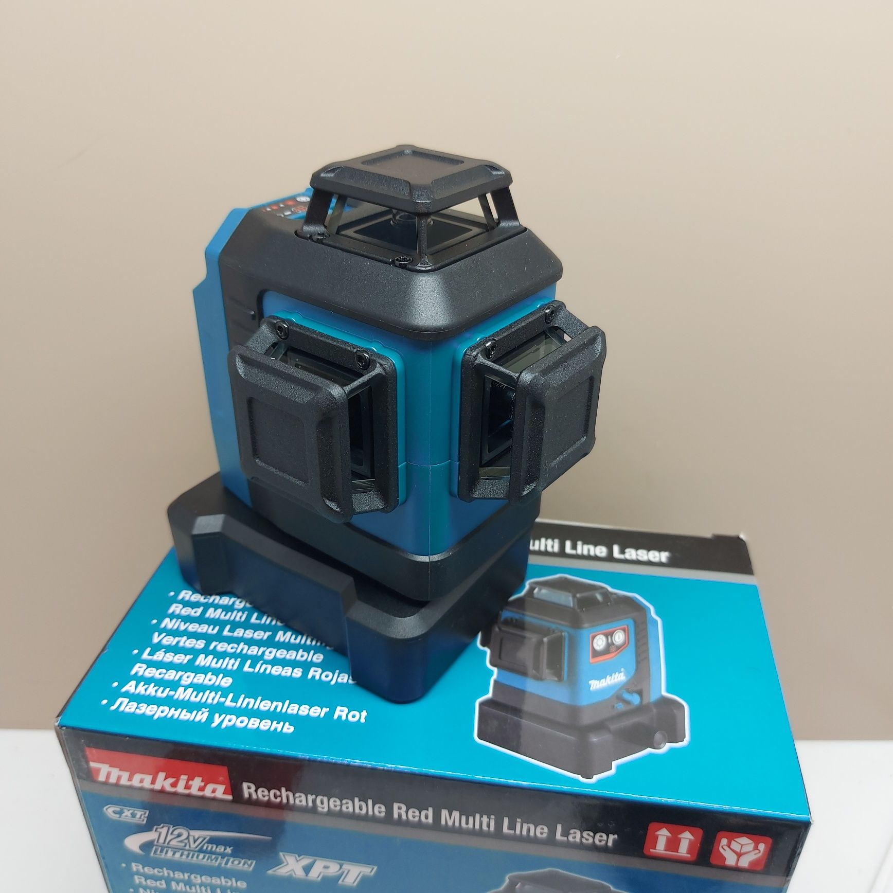 ПРОМОЦИЯ.Makita SK700D многолинеен червен лазерен нивелир