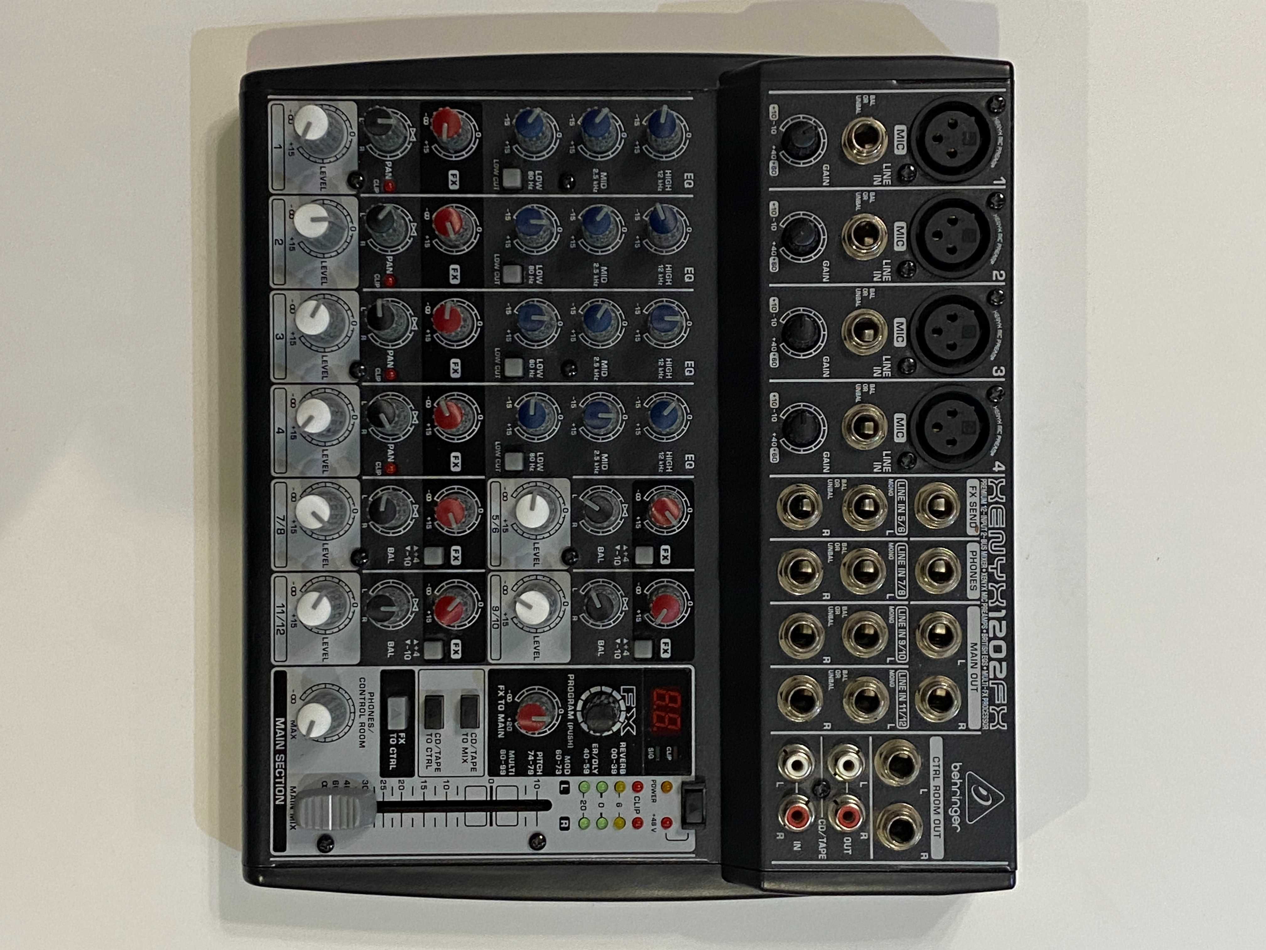Микшерный пульт Behringer XENYX 1202FX