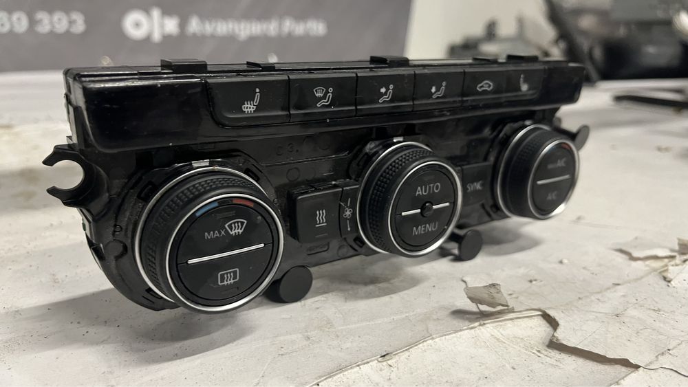 2 броя панел климатик - VW GOLF, Passat, Arteon