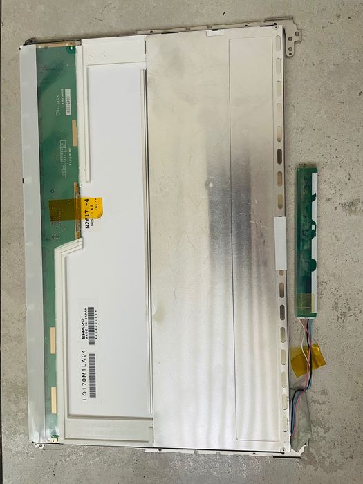 Display SHARP, laptop.