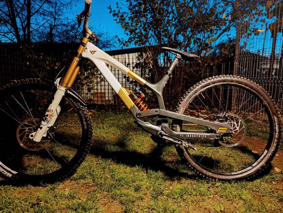 YT Tues Core 4/YT MOB core 4