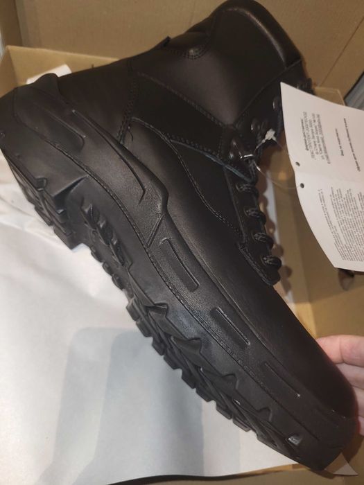 Български кубинки нови с кутията 43 размер