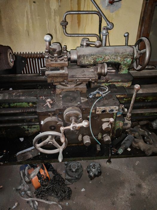 Strung+ mașină de gaurit