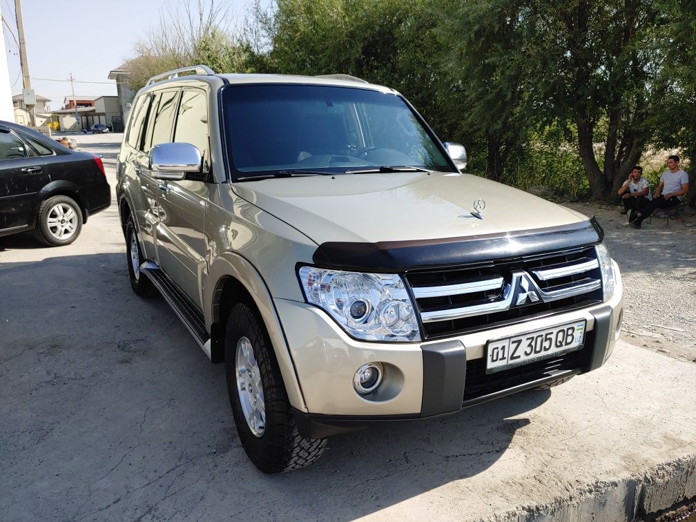 Mitsubishi pajero IV 2007