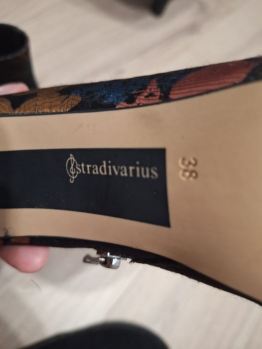 Ghete satinate m.38,Stradivariusus