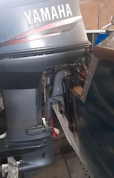 Продам лодочный мотор ямаха 40