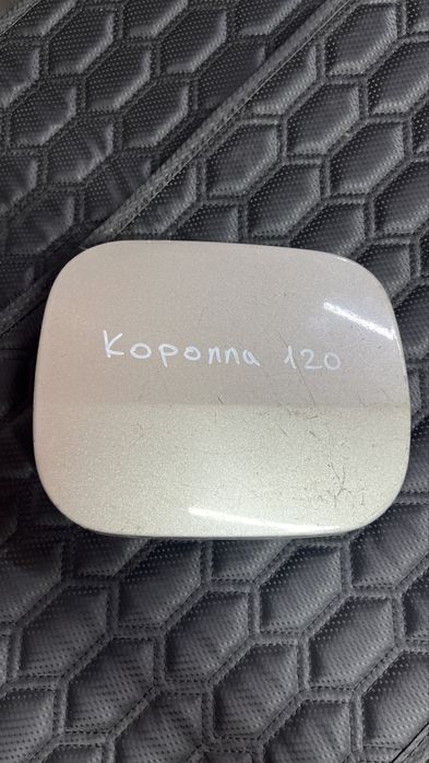 Лючок бензобака Тойота Королла 120