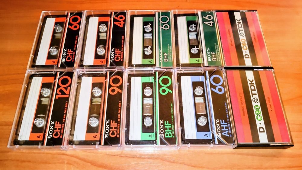 10-Винтажных Аудиокассет с Записями