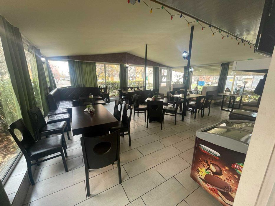 Мебели за заведение