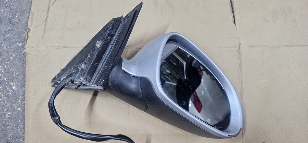 Oglinda dreapta cu semnalizare și rabatare electrică Passat B5.5