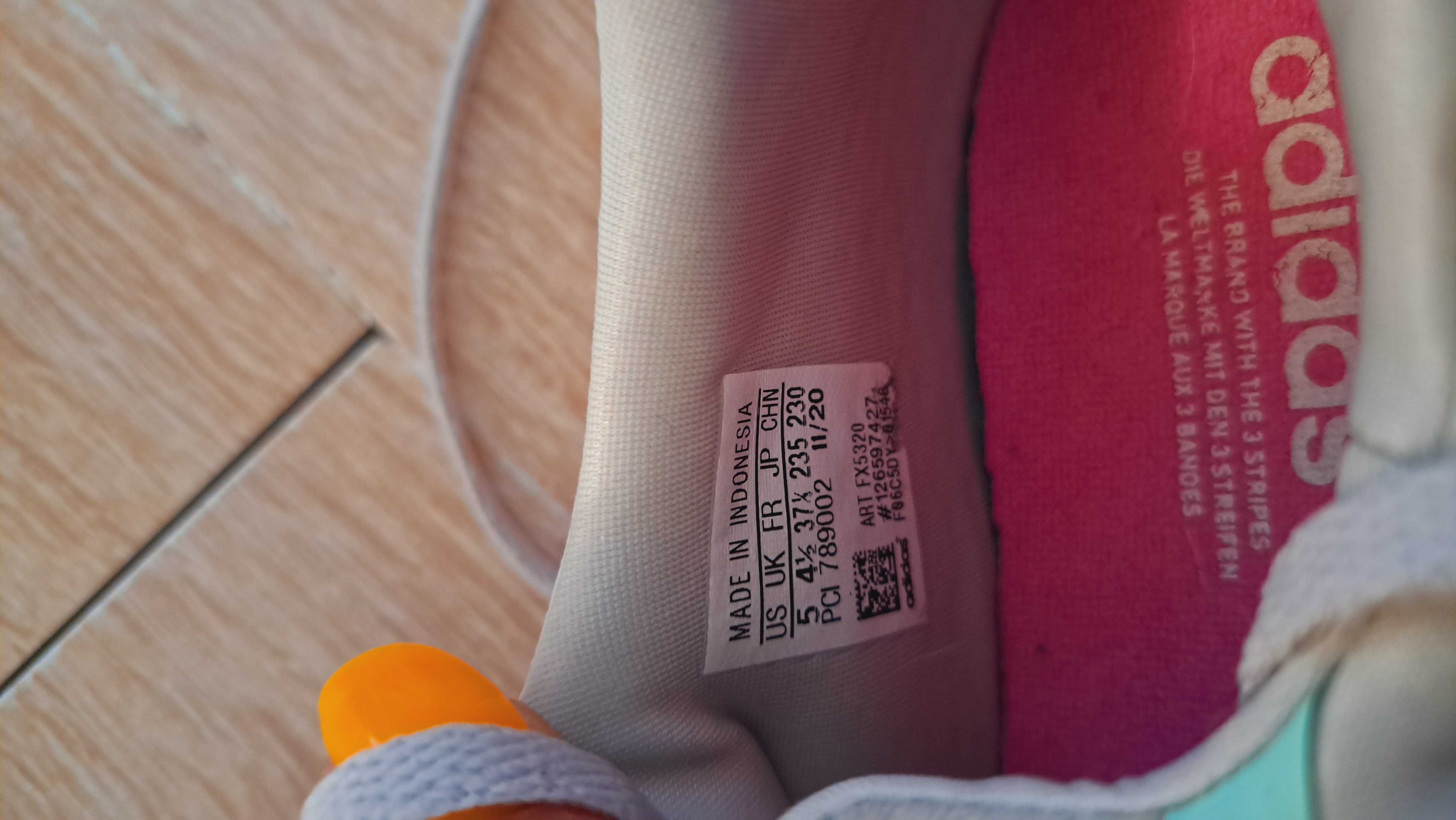 маратонки Adidas