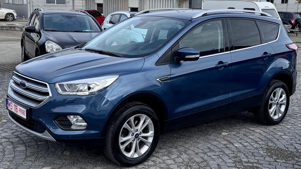 Ford Kuga Rate fixe si Cash