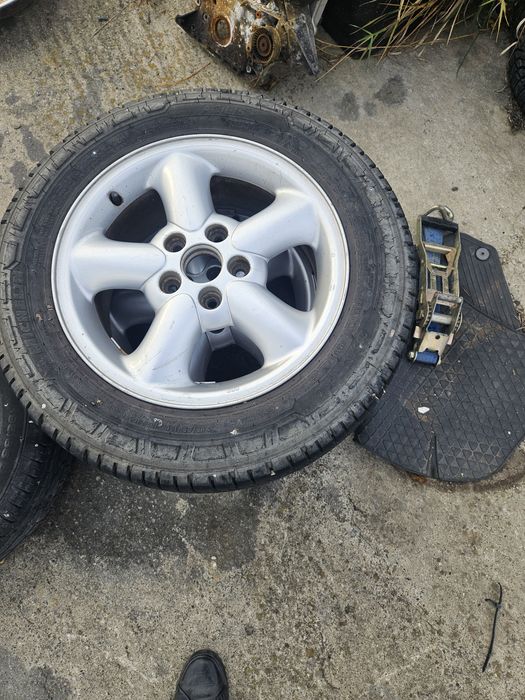 Vând cauciucuri 205 65 16C