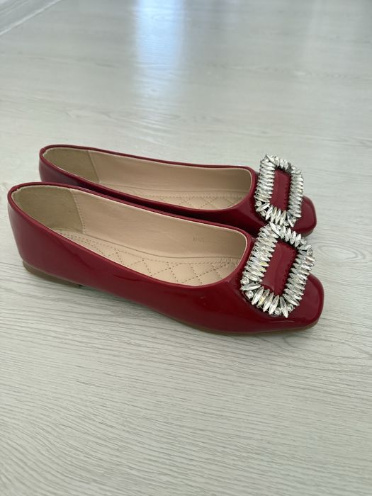 НОВЫЕ лакированные балетки с камнями, женские, красные