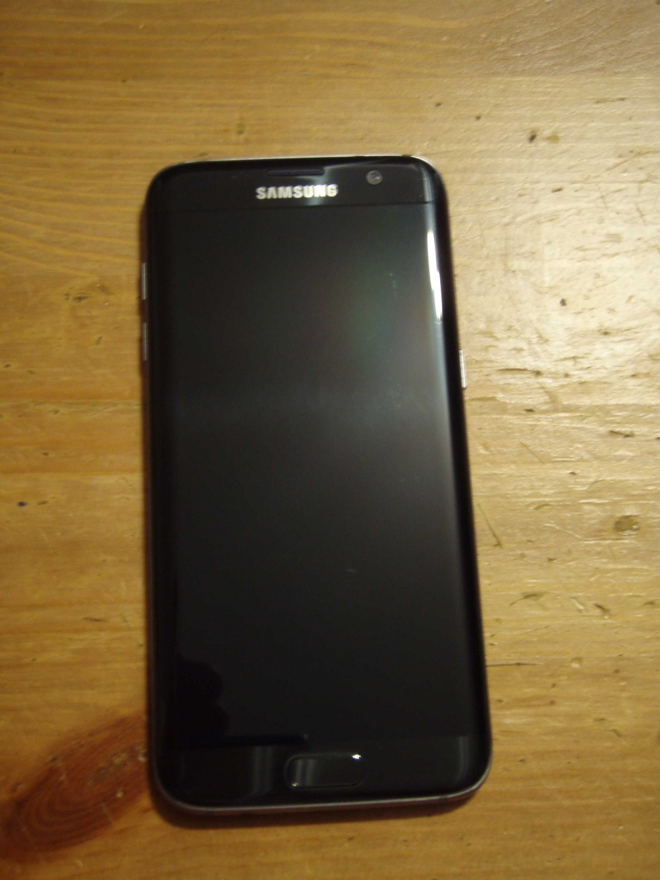 Samsung S7 EDGE defect, display cu o dunga verticala roz nu este spart