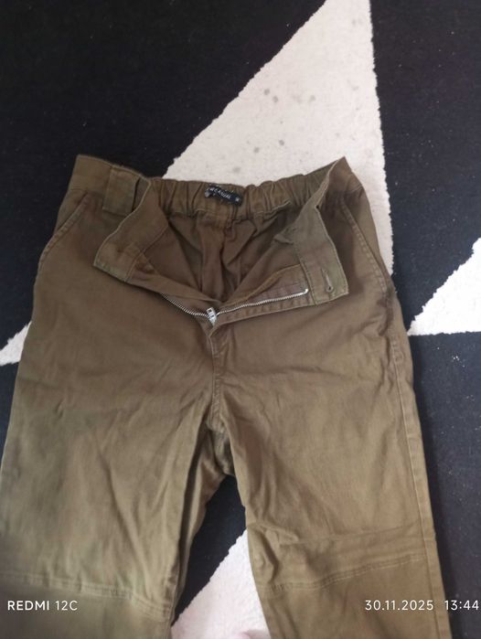 Дамски актуални дънки.