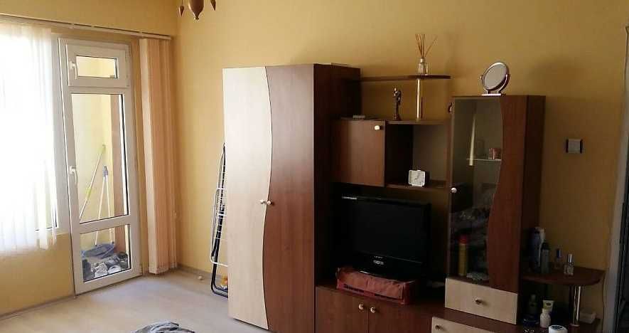 Дава се под наем Двустаен апартамент в Бургас, Изгрев - 46 кв.м за 153 € - Снимка #2