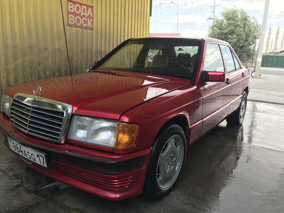 Продам срочно мерс 190