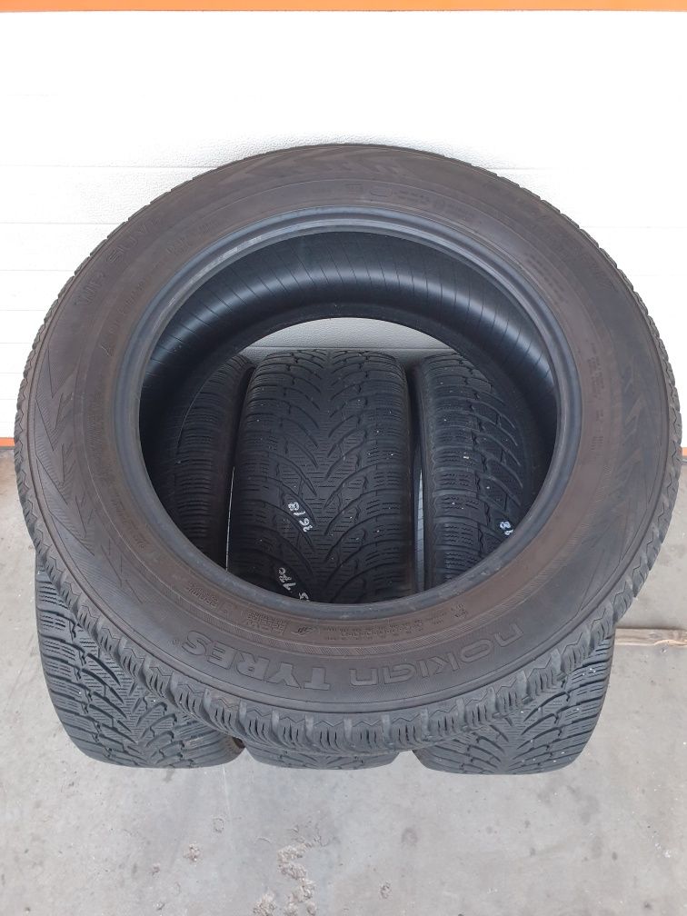 Зимни гуми 4 броя NOKIAN WR Suv4 235 55 R17 дот 3618