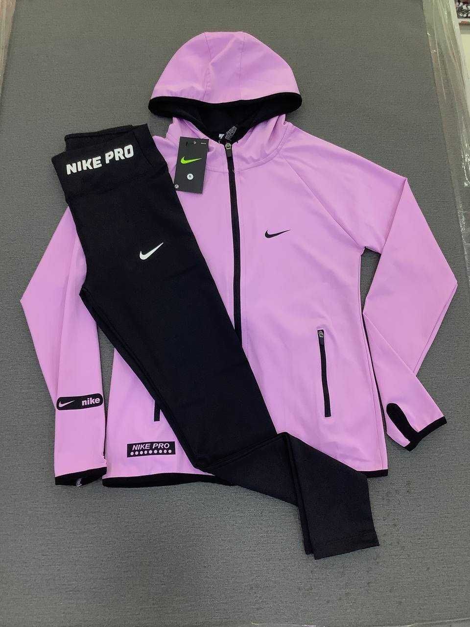 Дамски Екипи Nike