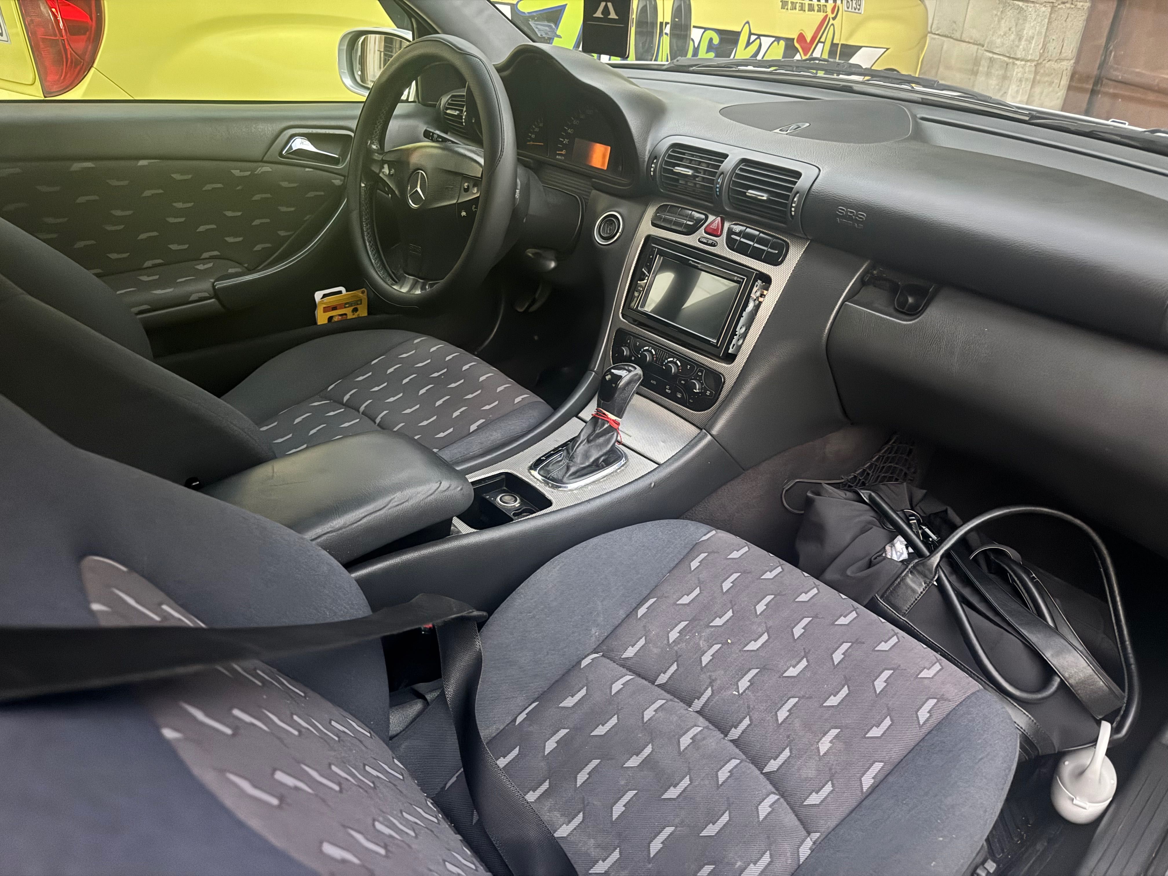 Mercedes C220 купе кола