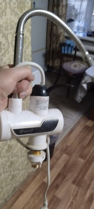 Кран для воды один сам нагревает всё в хорошем состоянии