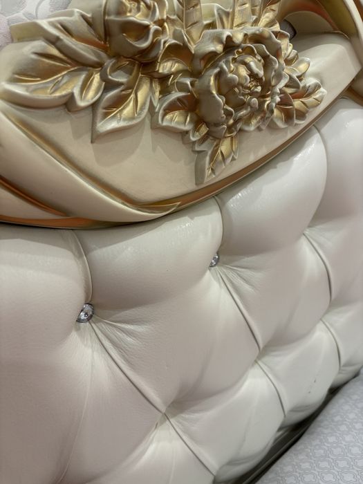 Спальный диван в хорошем состояний