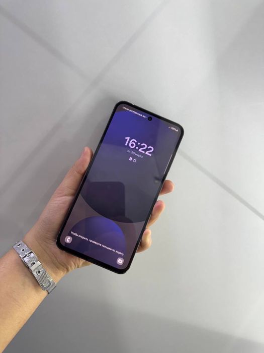 Samsung S24 Fe.