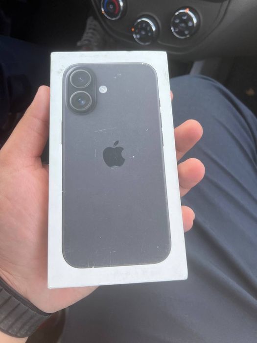 Продаю айфон 16.