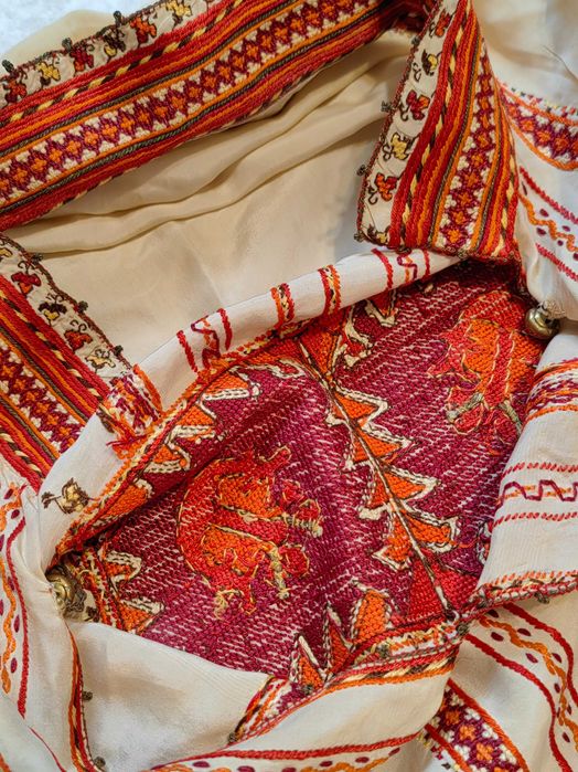 Уникална Старинна Рокля за Народна Носия Естествена Коприна