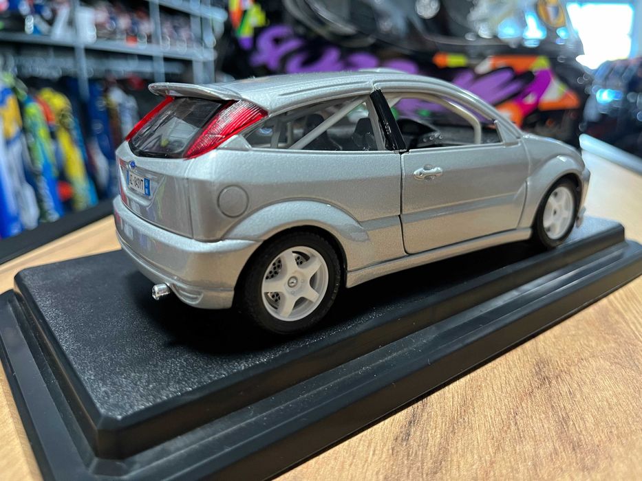 Нова метална колекционерска количка модел FORD FOCUS WRC TEST CAR 1:24