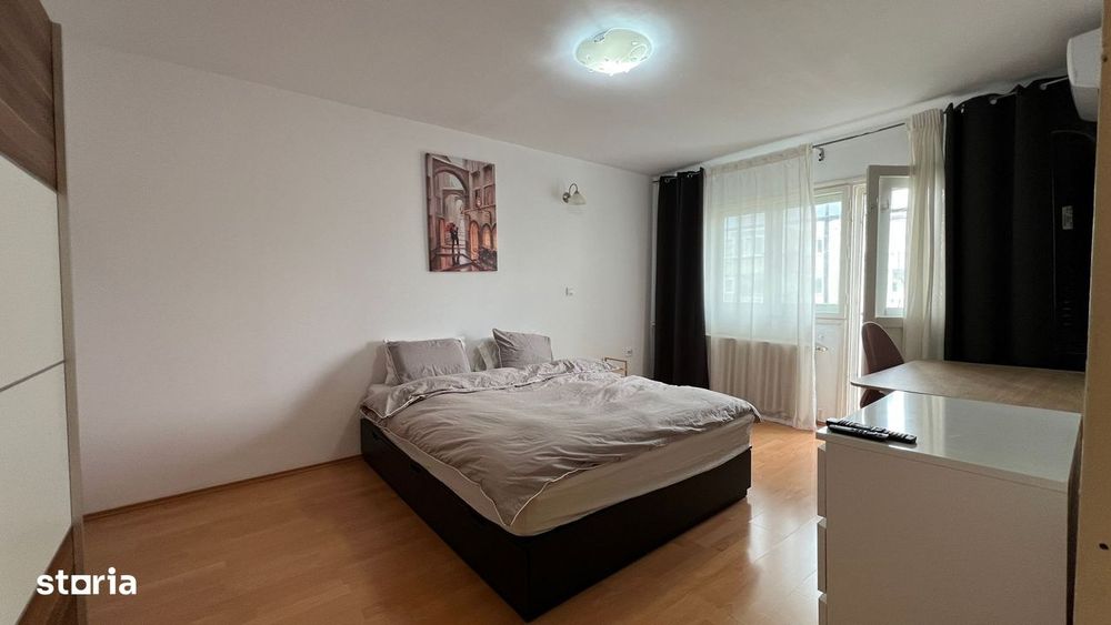 Garsoniera in bloc mixt, an 1980 zona Lujerului, Militari