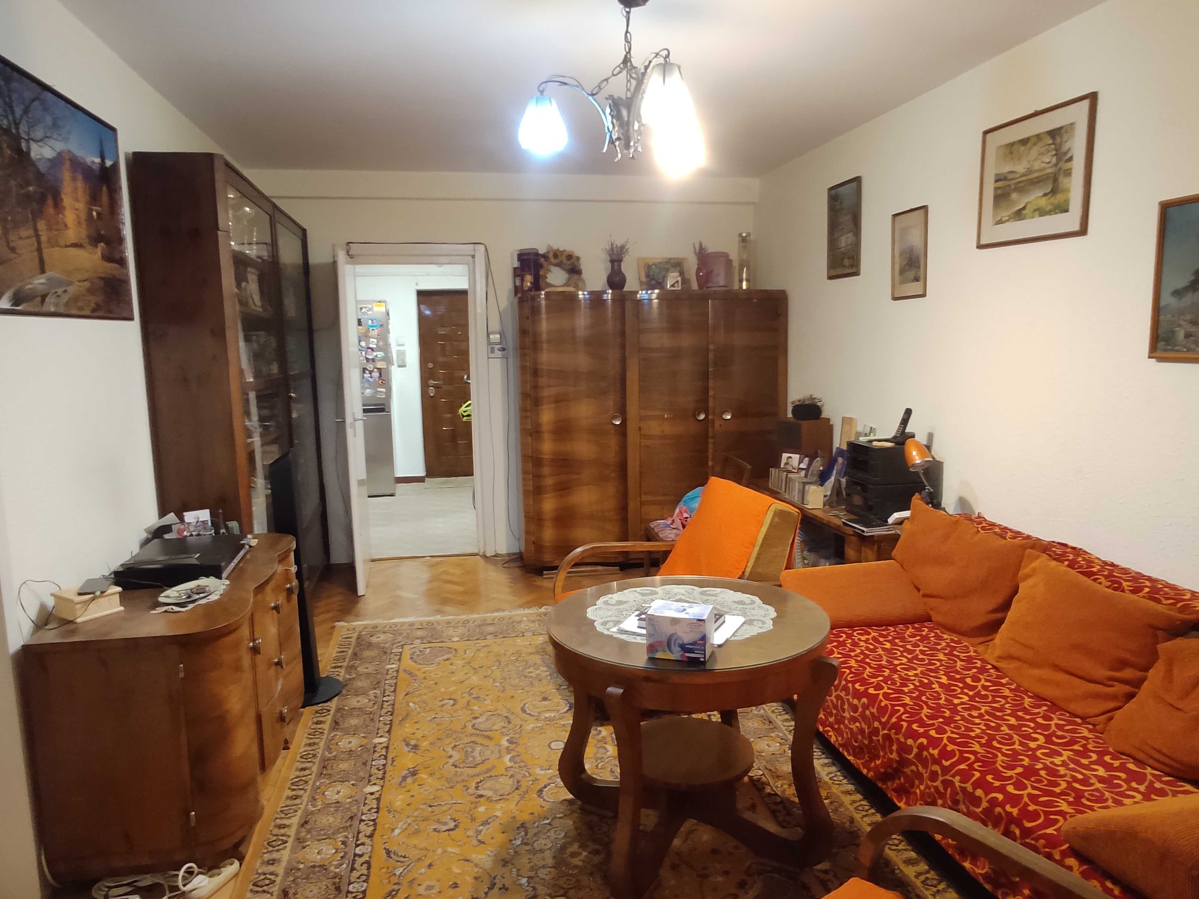 Apartament 3 camere + garaj , 7 Noiembrie, aproape de UMFST și spitale