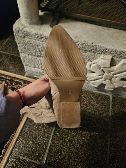 Бежови ботуши-тип каубойски