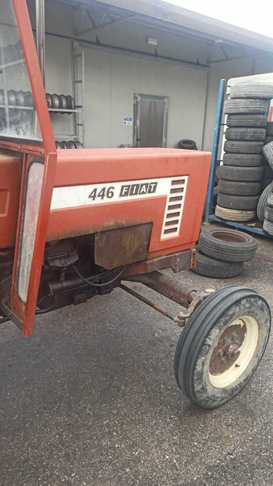 Tractor Fiat model 446