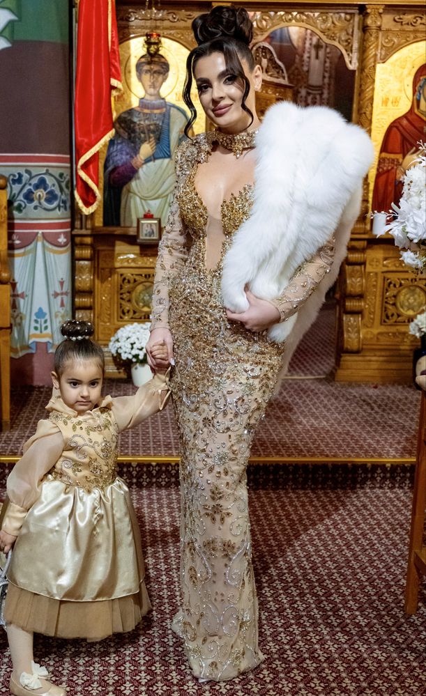 Rochie Aurie Cristale Pietre Kosovo Albania Walone