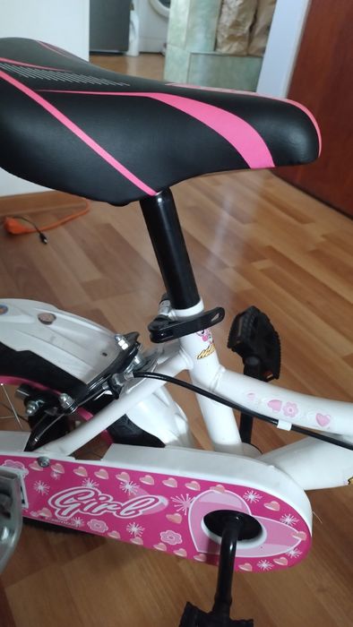 Vând bicicleta copii aproape noua