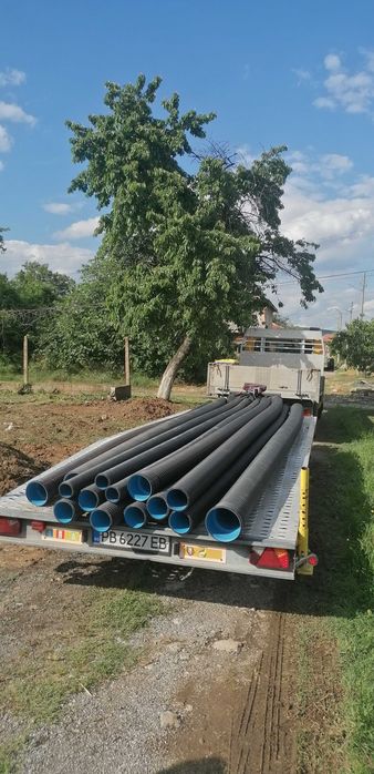 Услуги със багер 3т, самосвал и платформа.