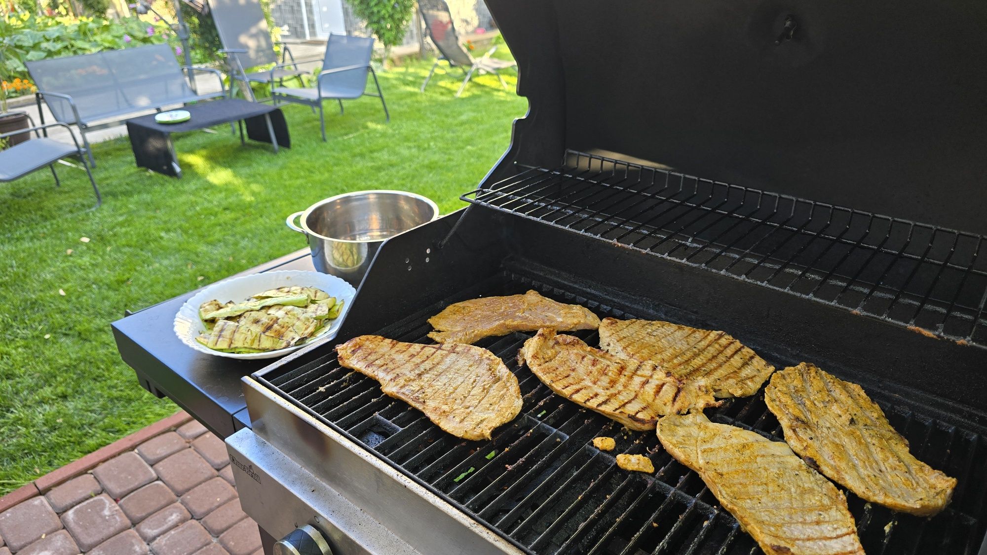 Газово барбекю Char Broil с котлон Промо цена до края на месеца