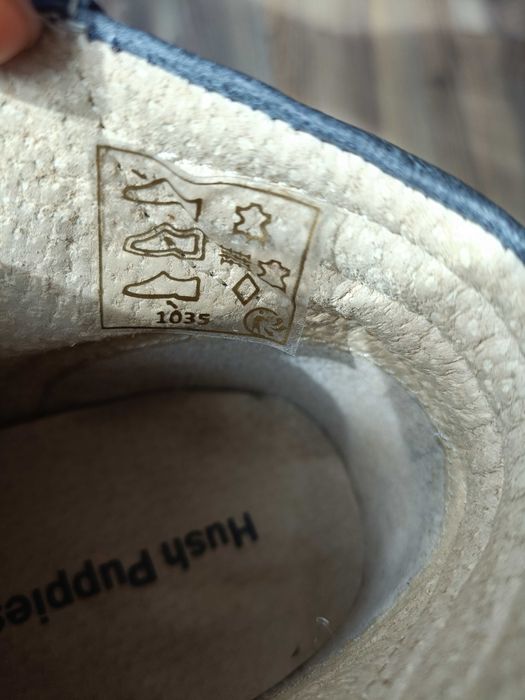 Vând pantofi noi marca Hush Puppies