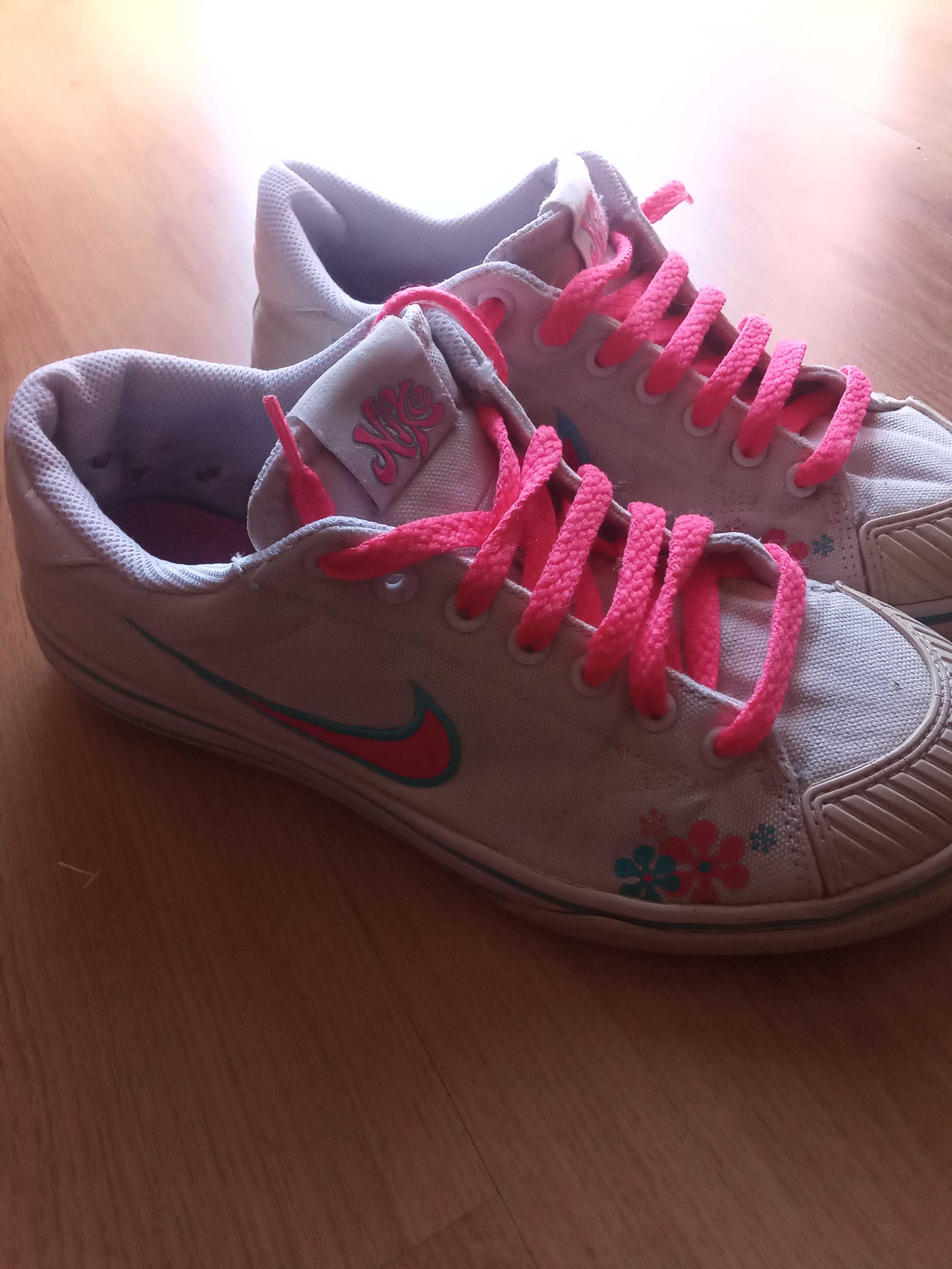 Маратонки Nike 37 номер