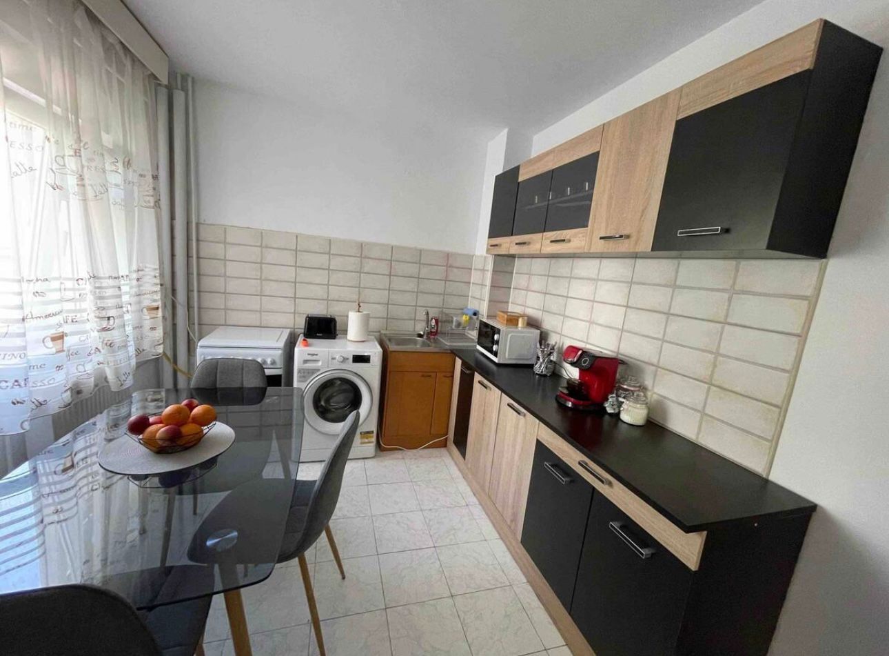 Apartament 3 camere zonă Facultatea de medicină